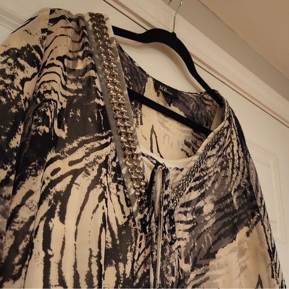 AGB black and beige patterned blouse 2x - Picture 3 of 5